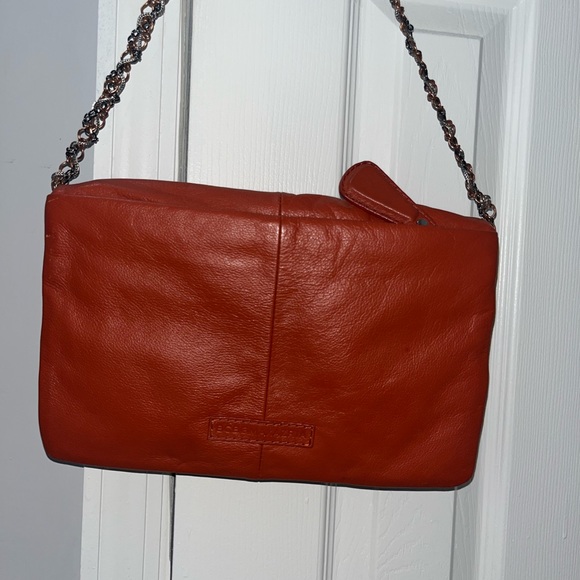 BCBG dark pumpkin orange ruched leather shoulder bag - Picture 5 of 6